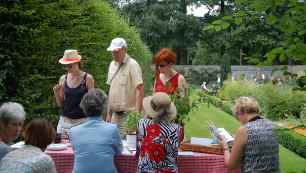 bdfpwz19mm1i3bau1ta99vhds middachten kruidenzondag 2013 dsc0751 joke lenting