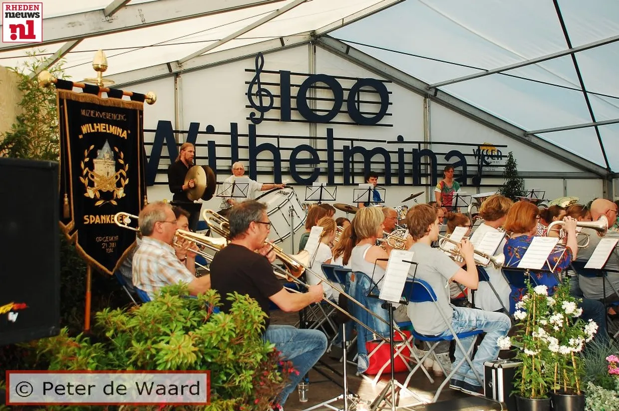 bi83sol6m4n73wrefx2yk69zw 2014 05 18 spankeren feesttent wilhelmina 006