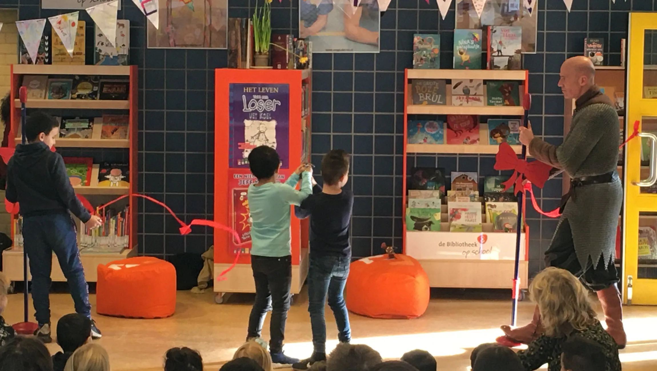 bibliotheek op annie mg schmidtschool dieren feestelijk geopend1 bibliotheek veluwezoom