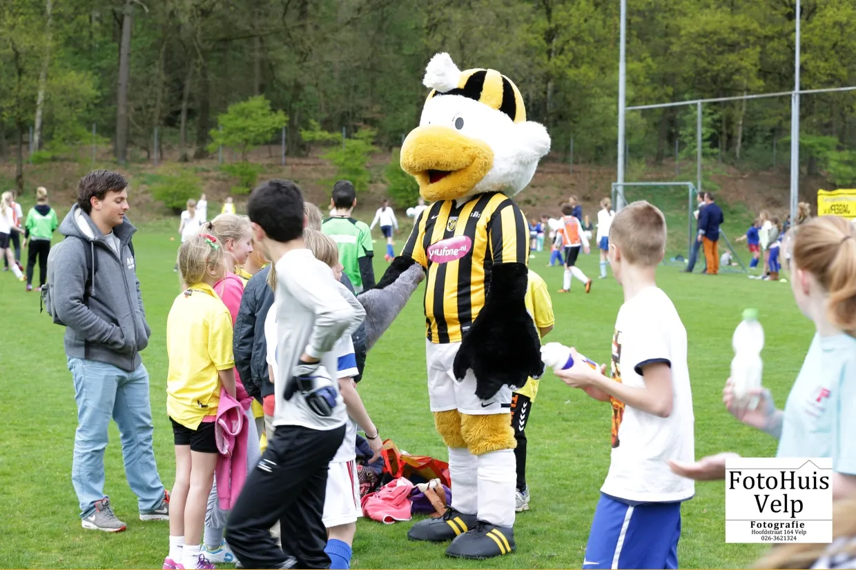 bmn9v5b2ztxutfsn54c8wcml1 2014 04 09 schoolvoetbal roy 045