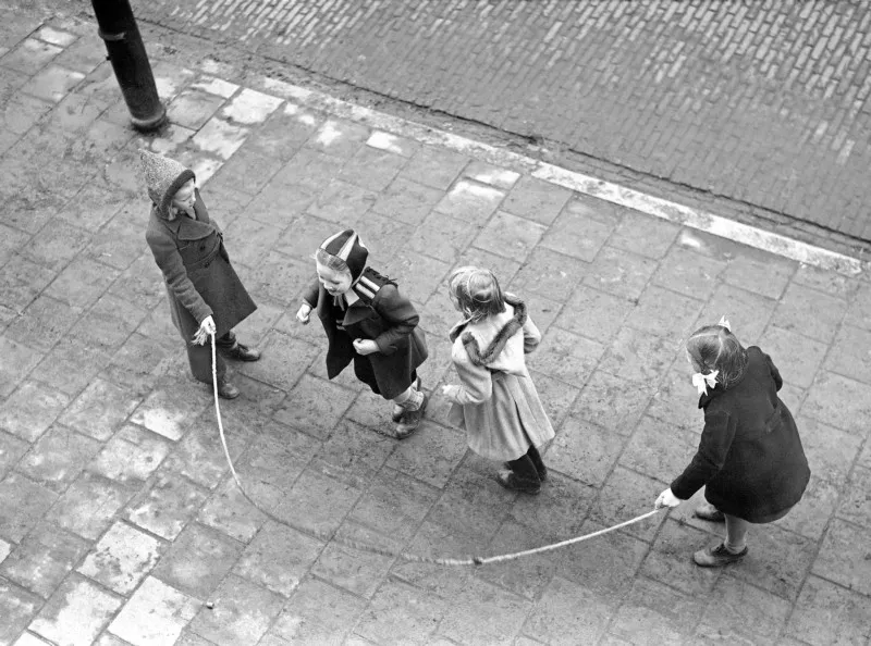 buitenspelen touwtjespringen