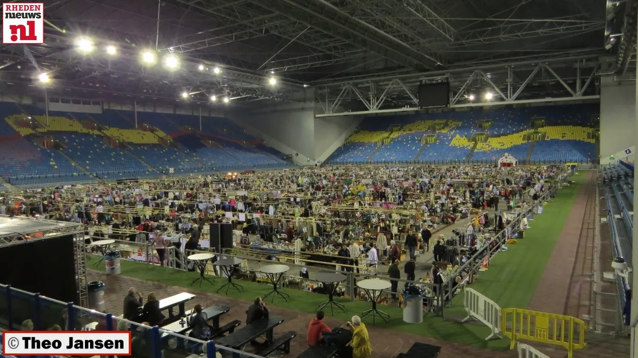 bxv1g2gl35g6jxp46t73lza7u 2014 03 09 snuffelmarkt gelredome002