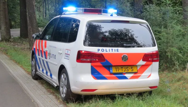 cgnrqiui5d0xcgytqd4ei2six politieauto