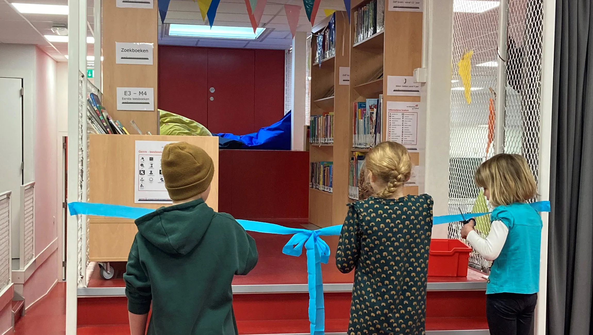 doorknippen lintjes bibliotheek veluwezoom