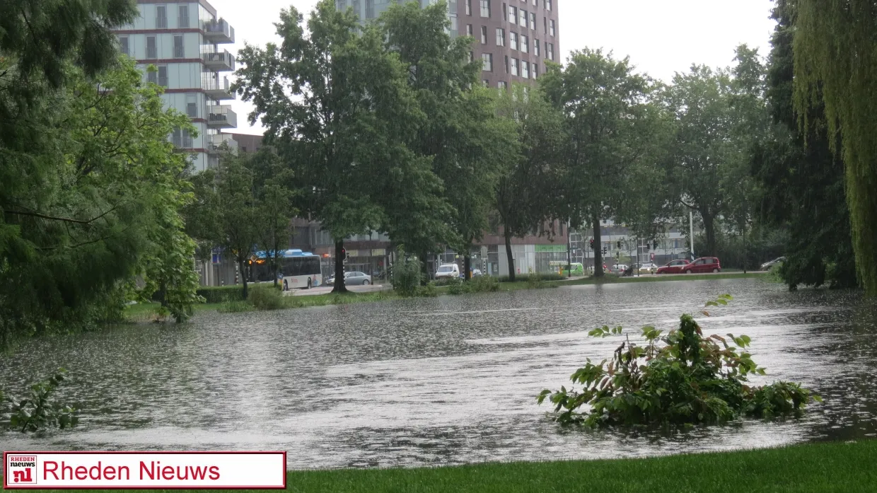 dv63ulpnapm7veustu5gh8ysr 2014 07 28 wateroverlast velp 030