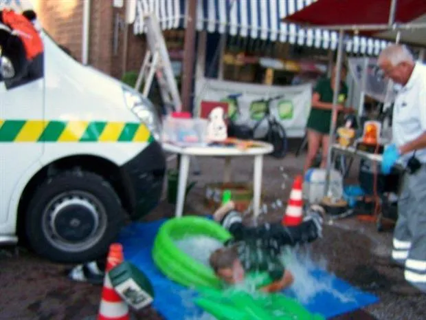 f4g3u6b85sf6oxtm6o0lvtuau velp krokodil gevangen vd 1aug2013 3