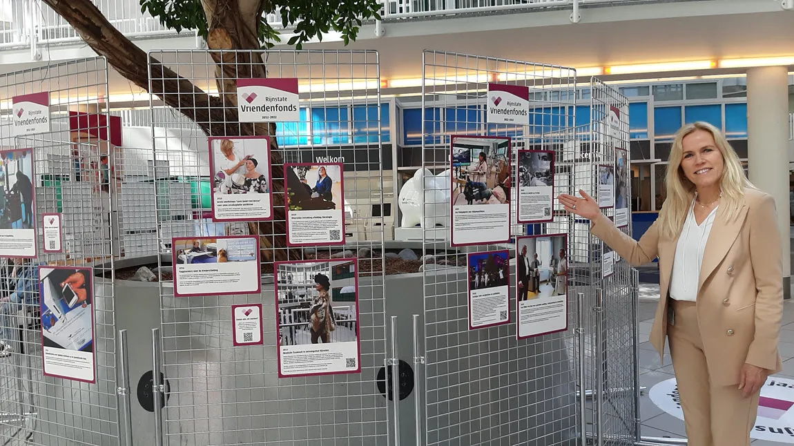 foto expositie 10 jaar rijnstate vriendenfonds in ontvangsthal