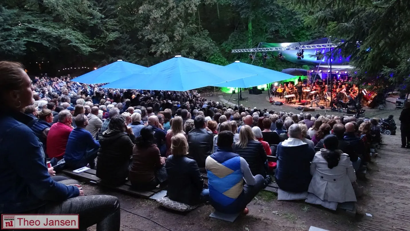 gelders orkest speelt samen met marcel veenendaal in openluchttheater pinkenberg 2018 08 30 1