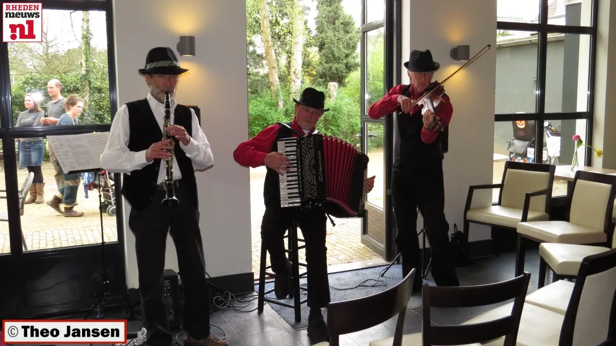 h2p6isj2yb4ofmuqkjujxn5cx 2014 04 06 di mechaje klezmerband 009