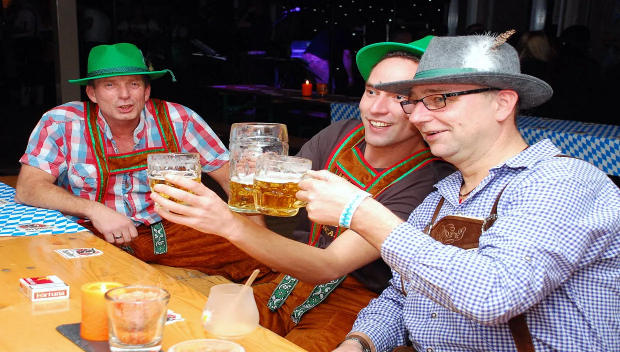 hfm7wik06idzs8uny00woiy3s dieren polysport oktoberfest2 176 2