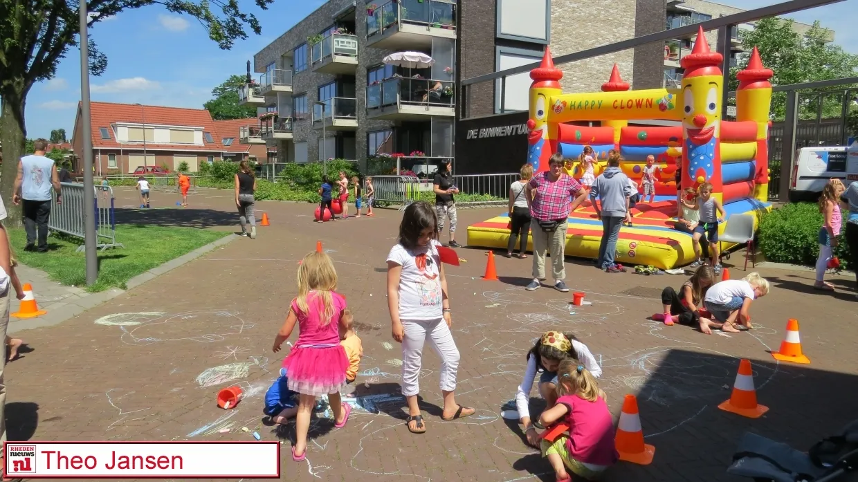 hj5qxbb7xpsdfl00hewwvm4fq 2014 06 11 straatspeeldag velp zuid 023