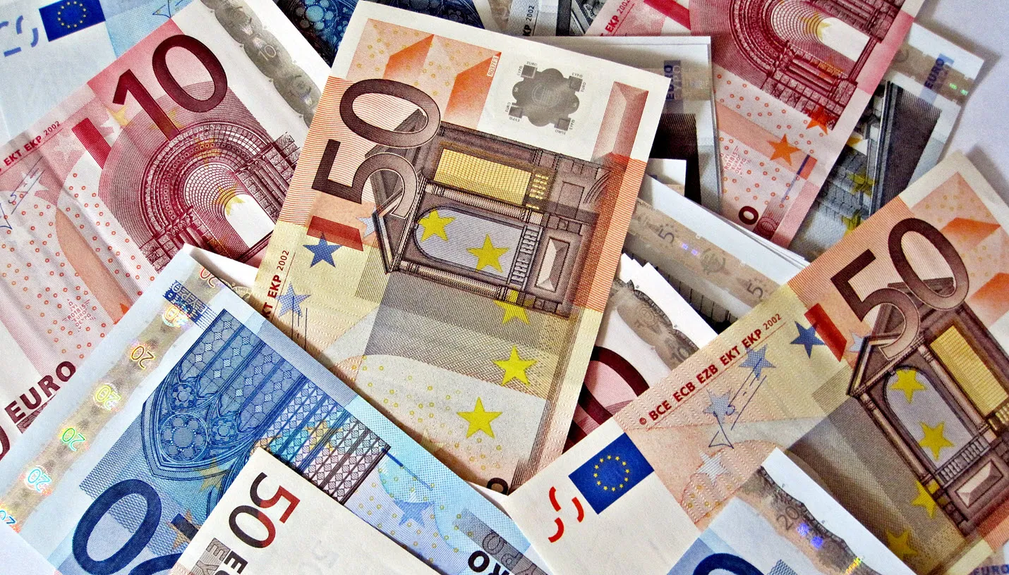 images of money via fotercom