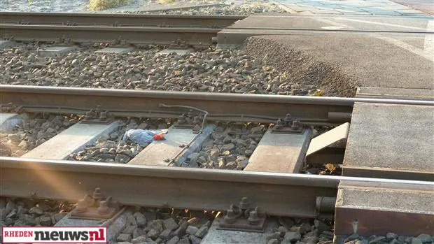 isrnnkudrjuveyqfwb4pq0e24 p1030684 custom