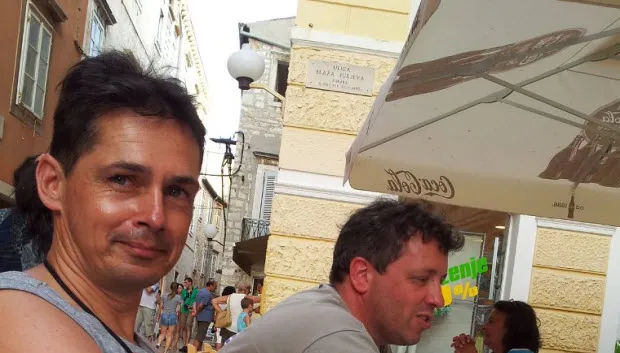 j57v8xextnxo00nrqodpecunz lars