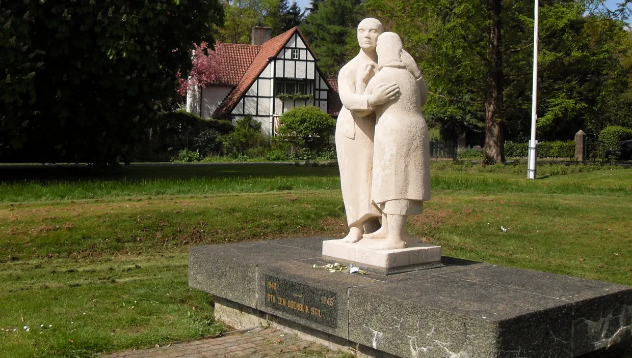 ks9uo3pmvujmebprriqkxi66y dodenherdenking