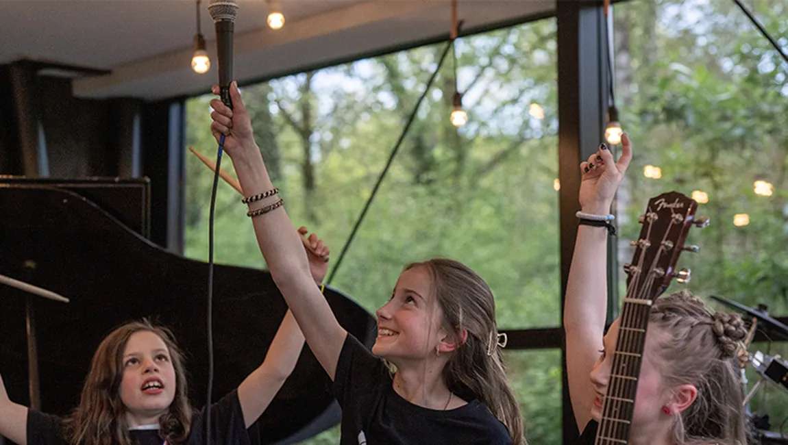 leerlingen studio26 treden op zoomerij velp