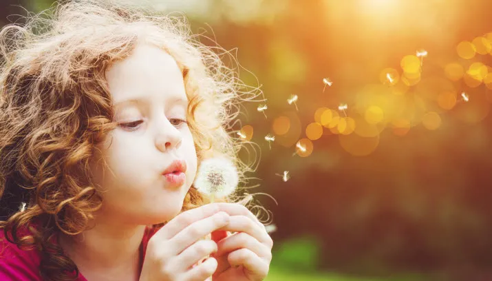 meisje paardenbloem1
