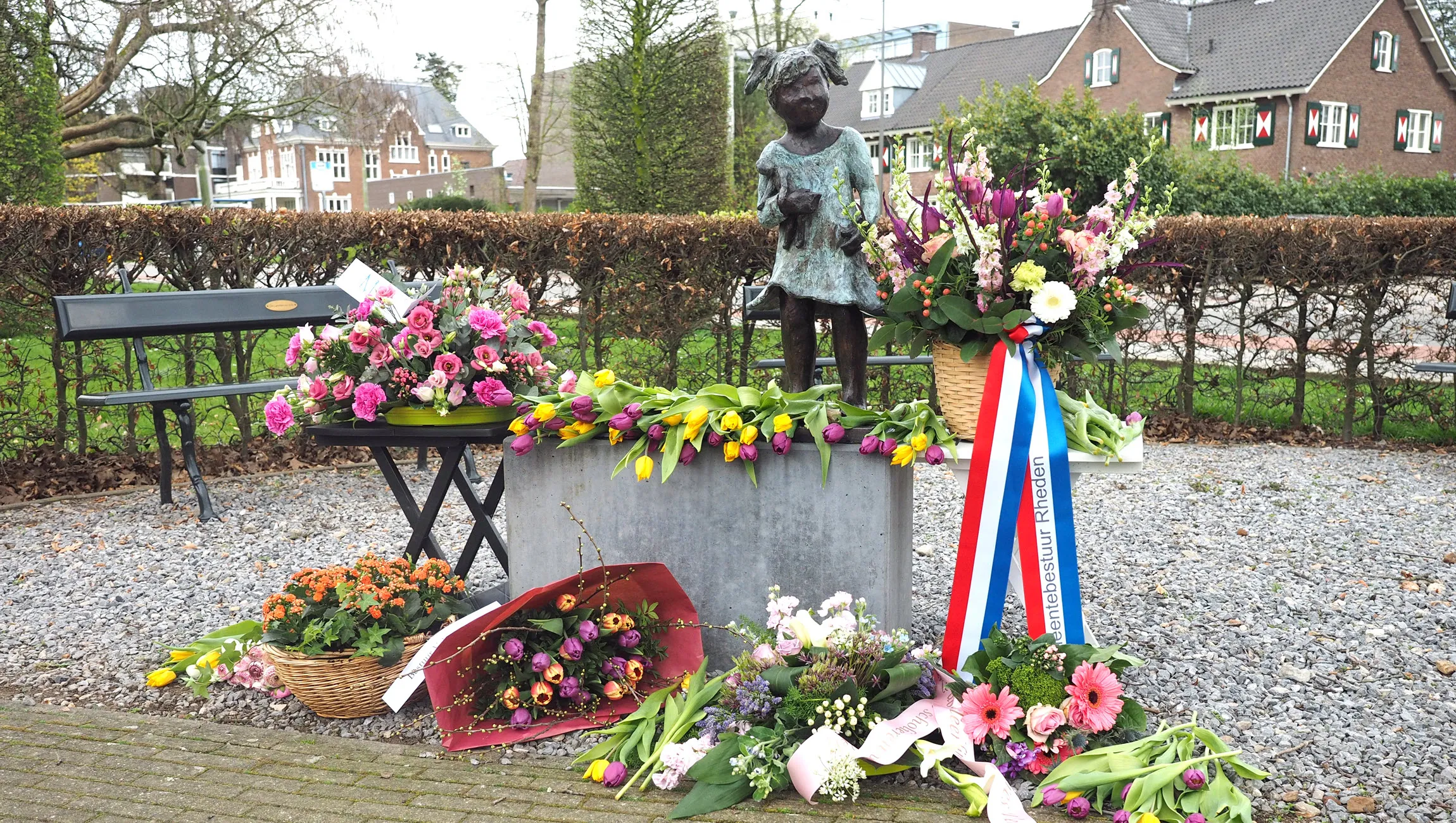 monument voor moedige mensen in wo2 stichting velp voor oranje