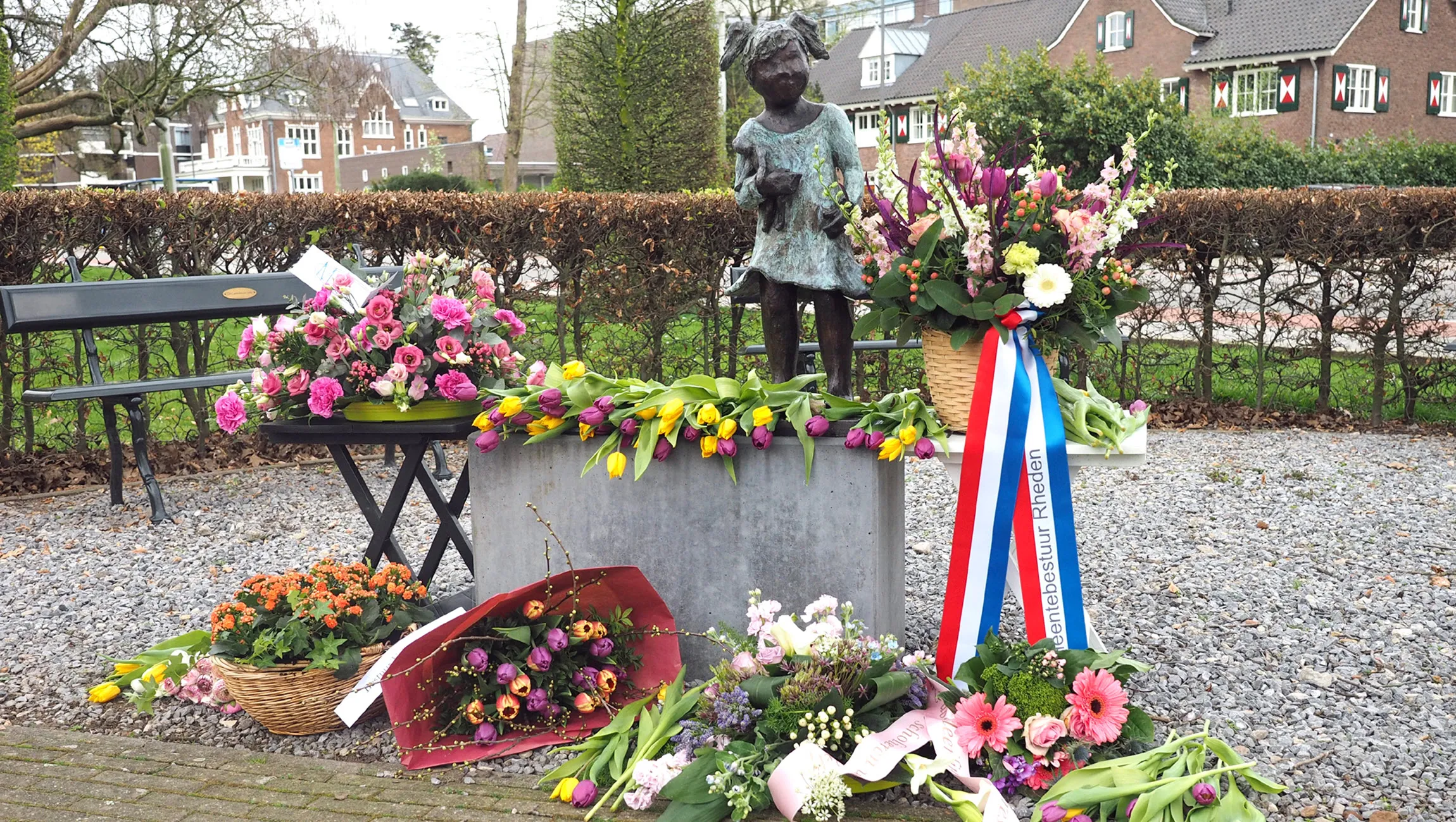 monument voor moedige mensen velp tineke poelman