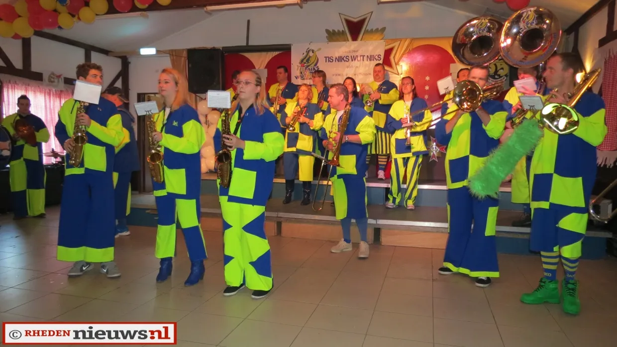 mtcaizg9ef7rslynpxwy3lq3s 2014 01 1midwinterblazen narrenhuus001