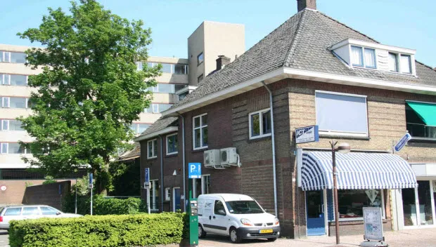 mxjf5u6yi2xzejq30nn0wet44 ictvisie foto winkel overdag