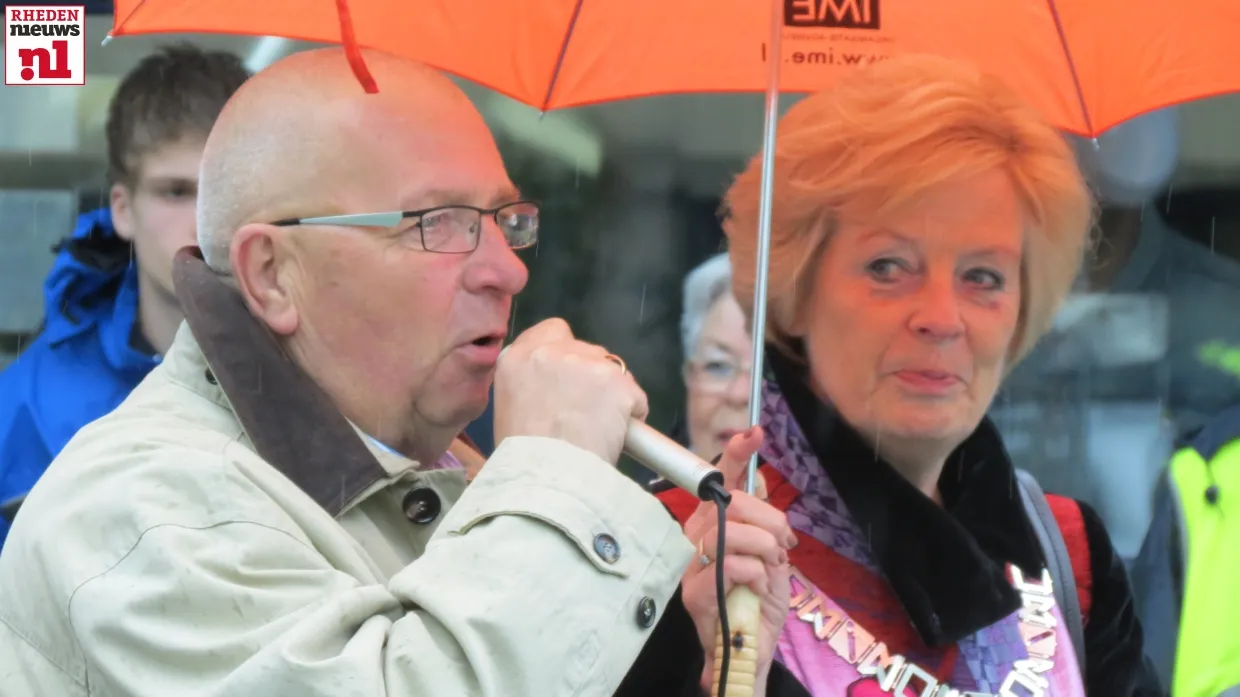 ne084sguoght2insp5vdfx6ew 2014 05 10 start oranjefeesten rheden 003