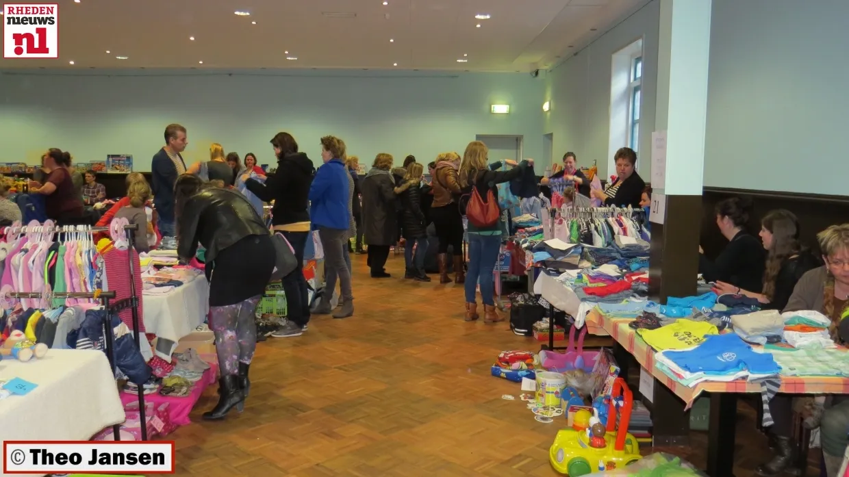 ol4yw8bu7dx165cqchin2150c 2014 02 16 kinderkledingbeurs dieren002