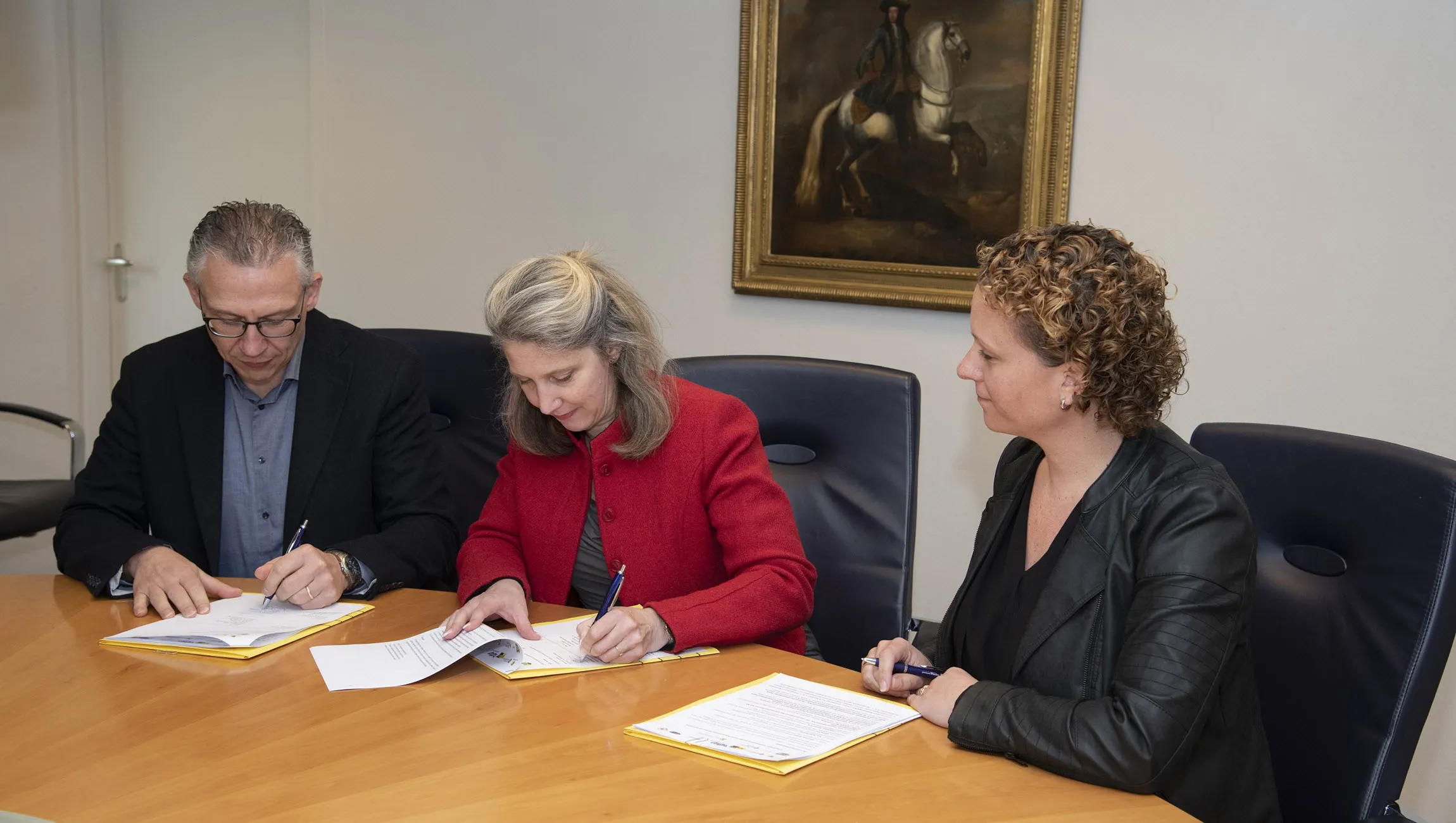 ondertekening convenant wethouder gea hofstede gemeente rheden