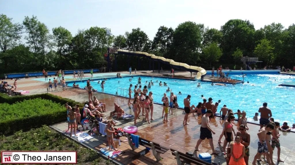 openluchtzwembad rheden1