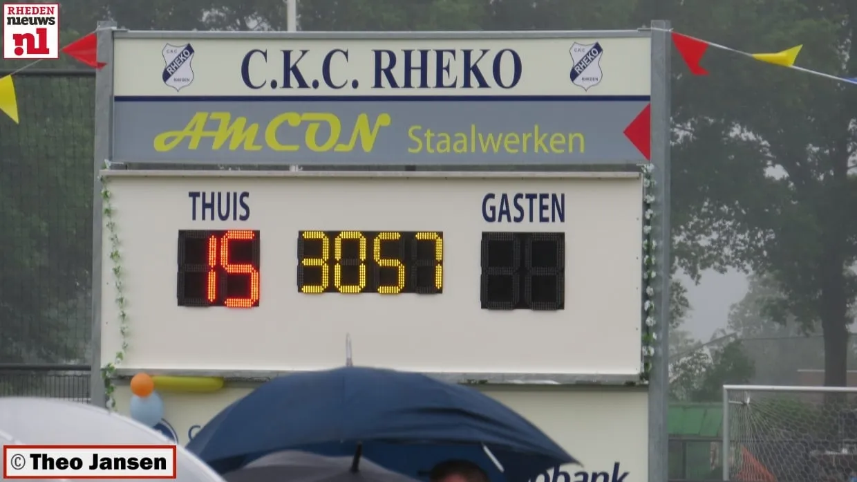 oy89o82nmpge3esxp6tgcpzaf 2014 05 10 onthulling scorebord rheko 53 jaar 006