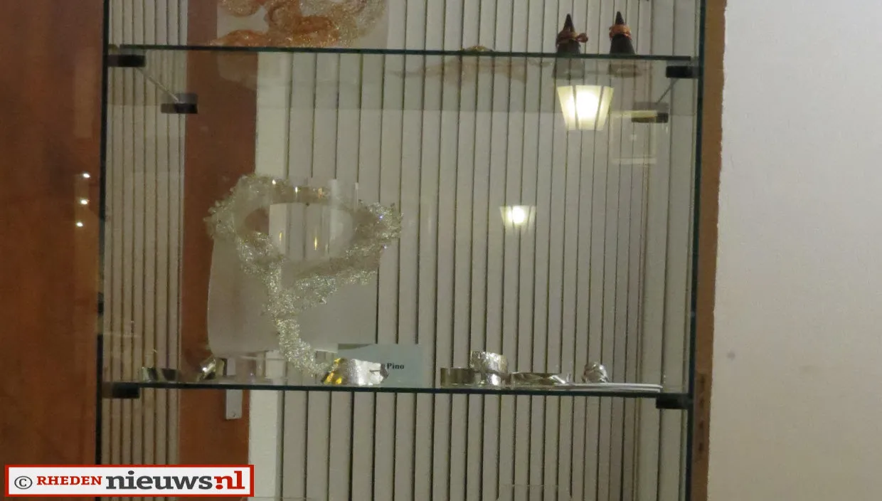 p7pbu039sxhq8bixzf79h8oe9 foto0 2