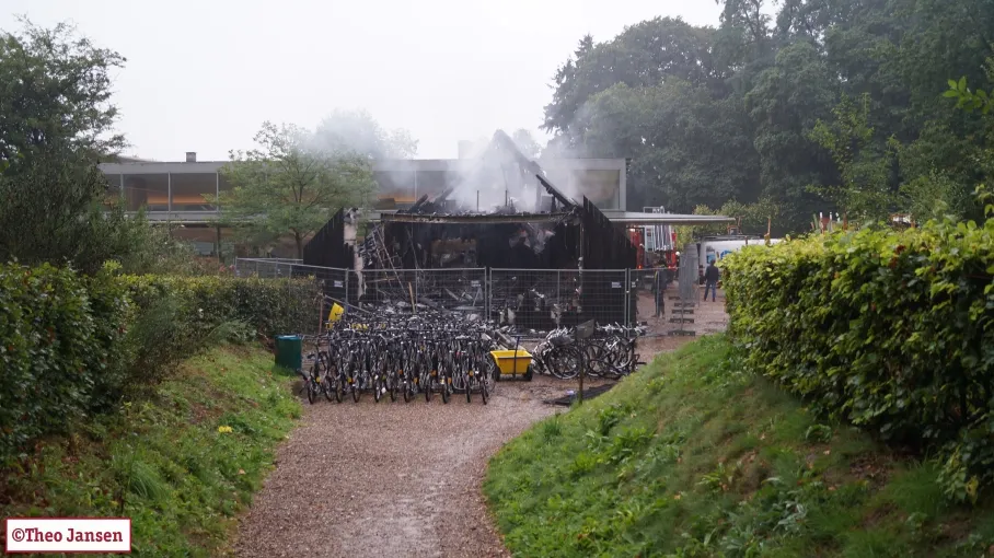 qrym7rmsztl3r1kwo7uc03cfa oversteegen 001