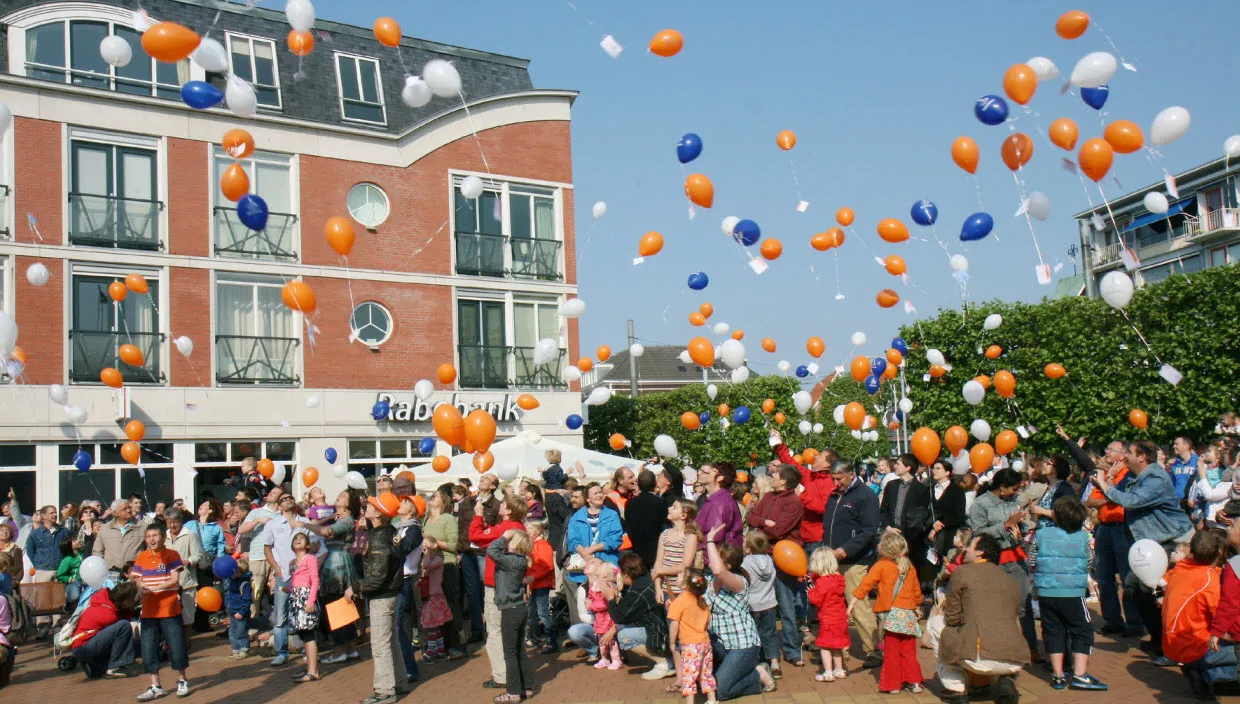 r8gx3j04xp86kgei4moas6xao foto 1 ballonnenwedstrijd overtuin