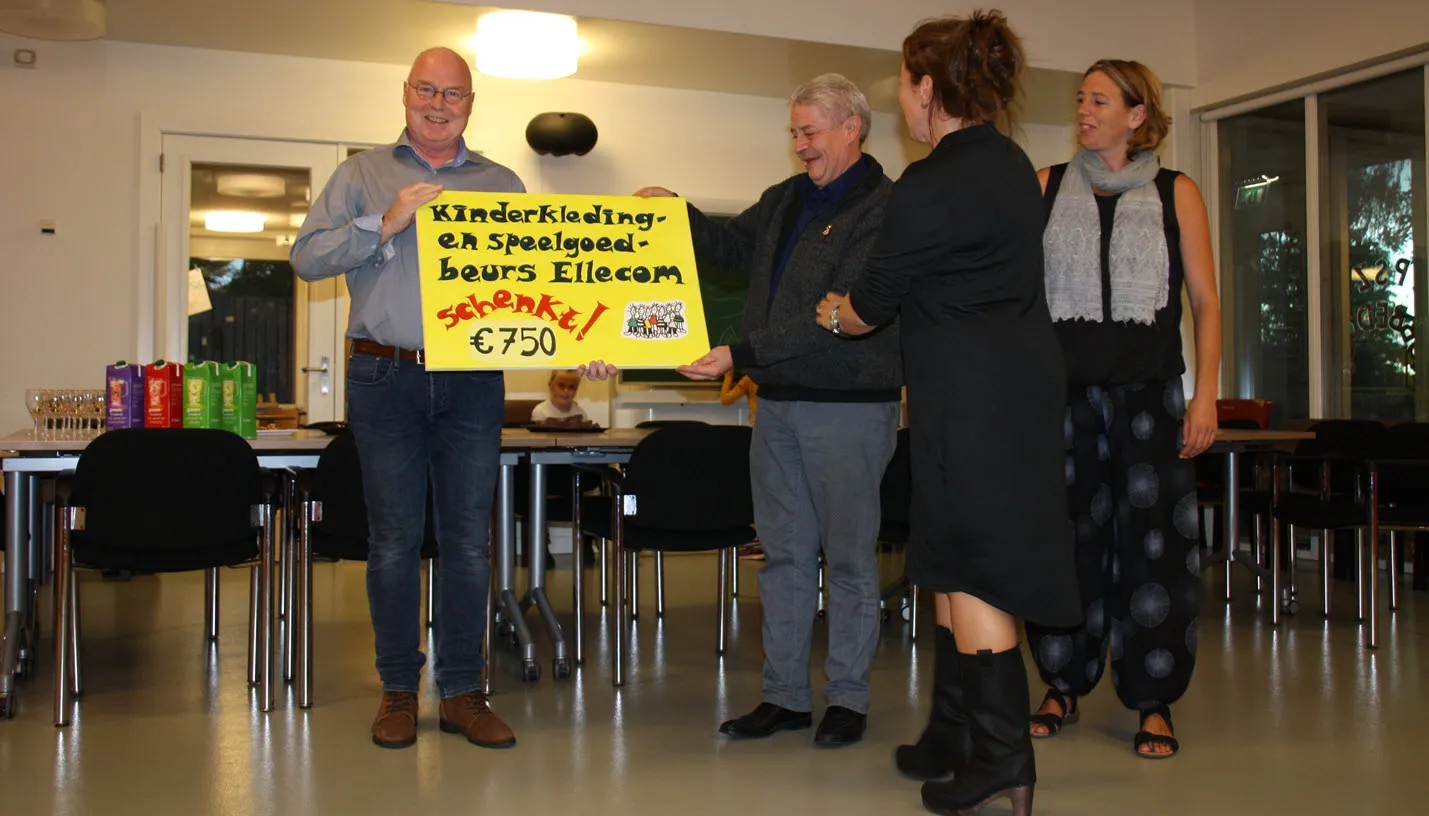 schenking kinderkleding en speelgoedbeurs