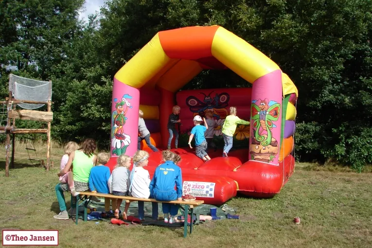 t4z8khwy80htw6qdzlsizfla7 bouwburg kids 001