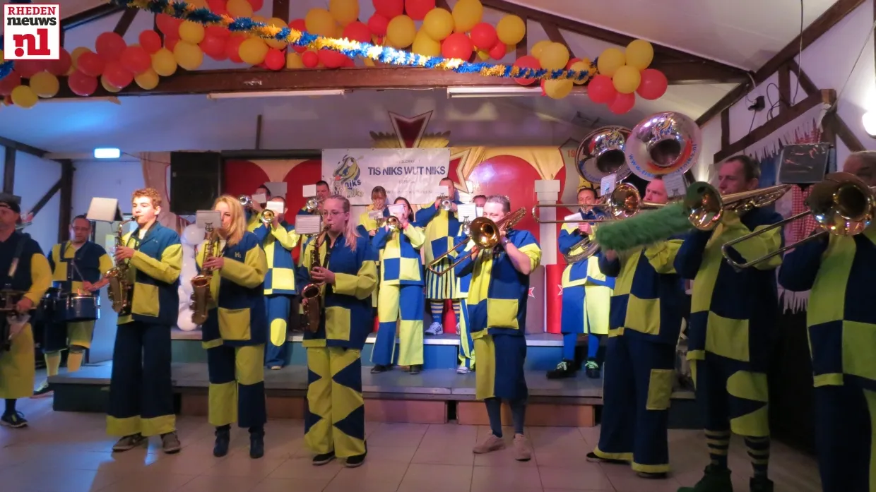 tiqz0bj4ge6z3plqfwkdwewao carnaval001