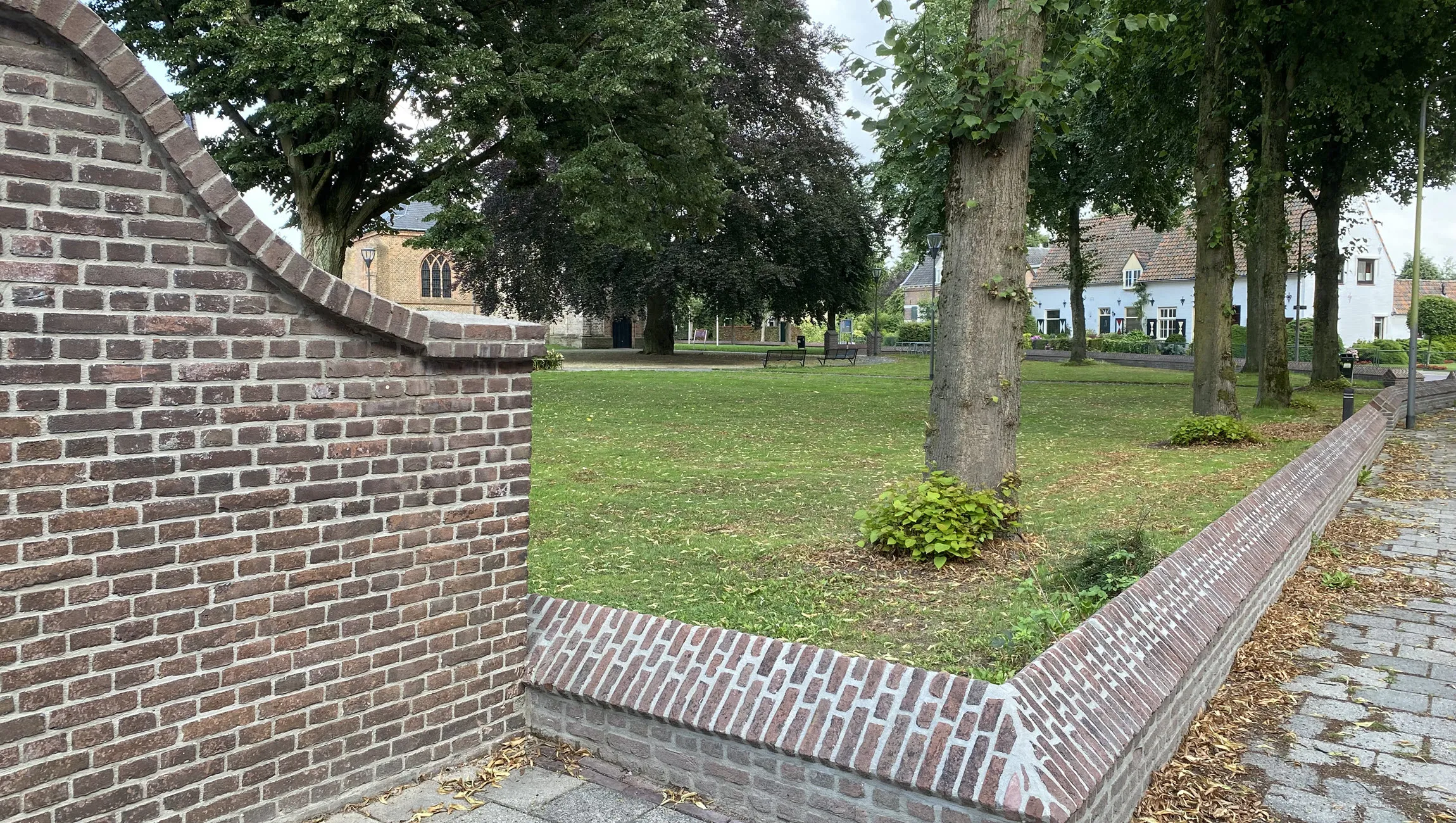 tuinmuur oude jan na restauratie stichting vrienden van de oude jan