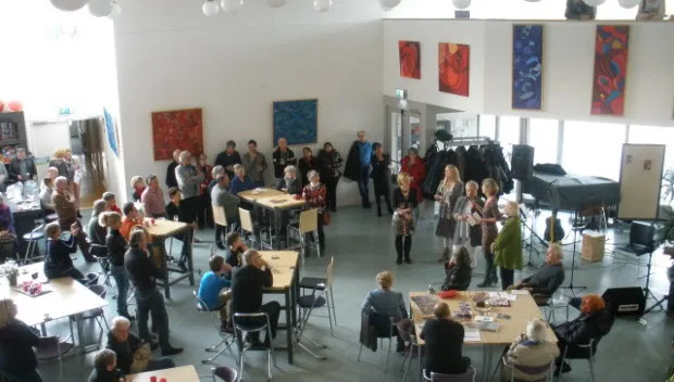 u2a8fa3yjre40w4tny2cmetwb papier hier0