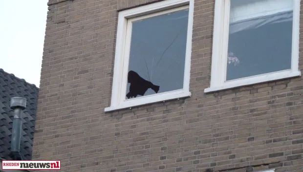 ugb3zz2aoctdet5u0kfefx39r velp vd kapot raam 18juli2013 1