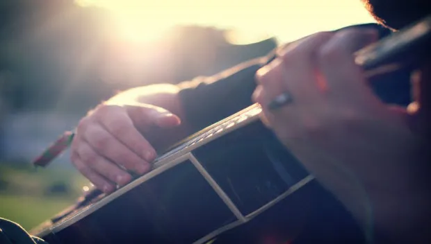 uvdfl31qxjlz197wgrjpt86fm liedbegeleiding gitaar riqq