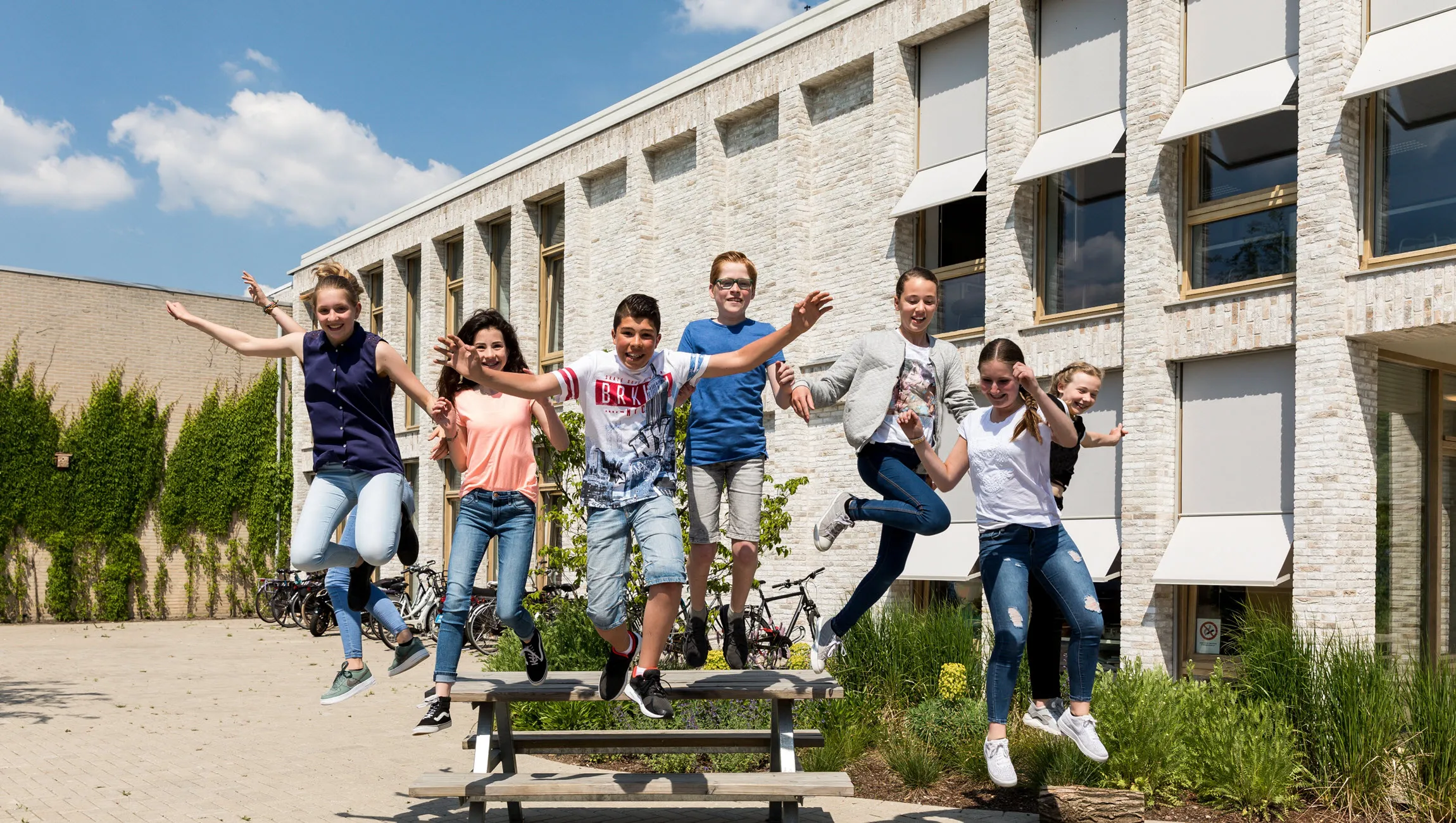 vrolijke leerlingen aeres vmbo velp
