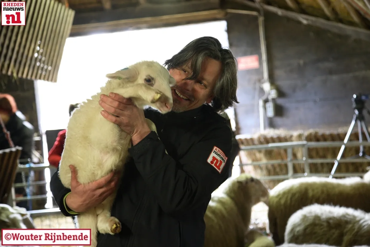 win4dt2e8x15urclj4l04p08f 2014 03 01 adopteren lammetjes rhedense schaapskudde wouter036