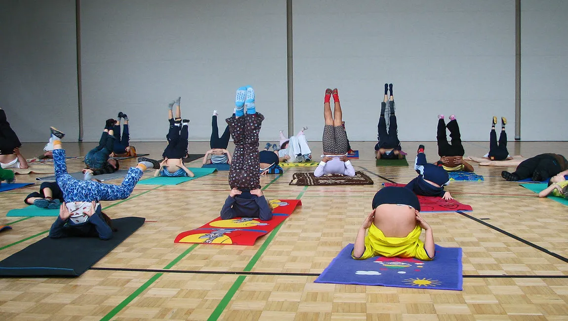yoga heidelknips on fotercom cc by
