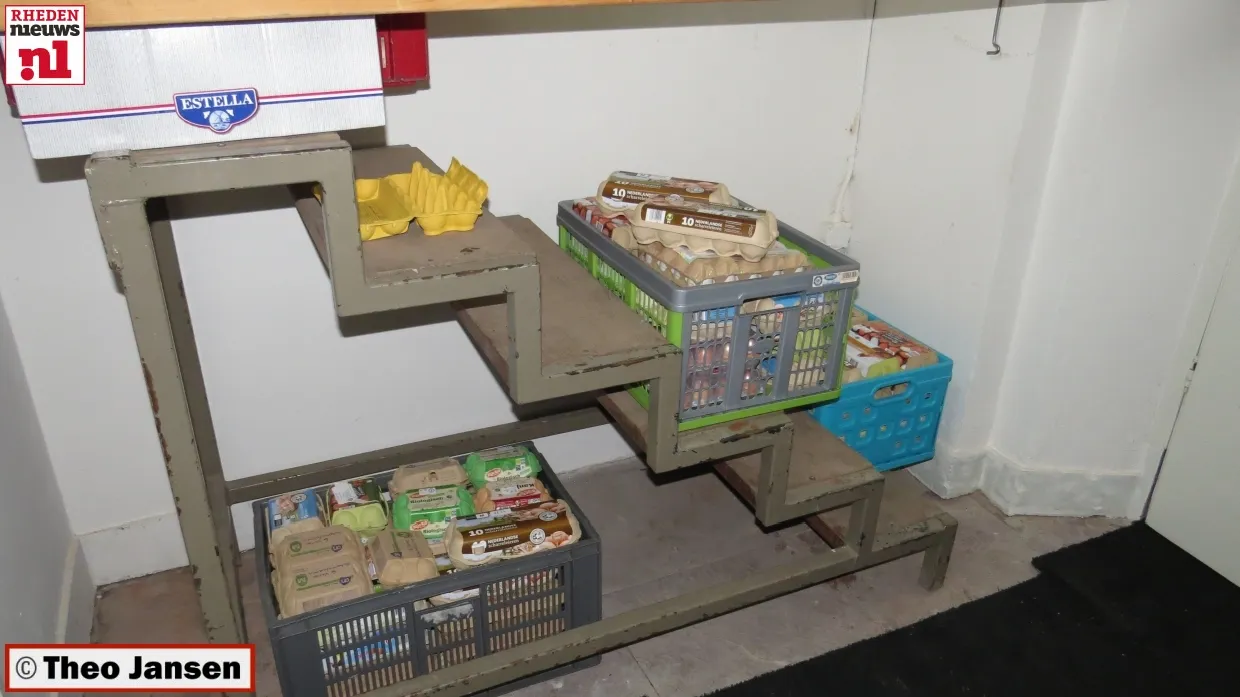 zq75jh2cvhxr0ri4osaz070i9 2014 04 06 eieren grote kerk 001