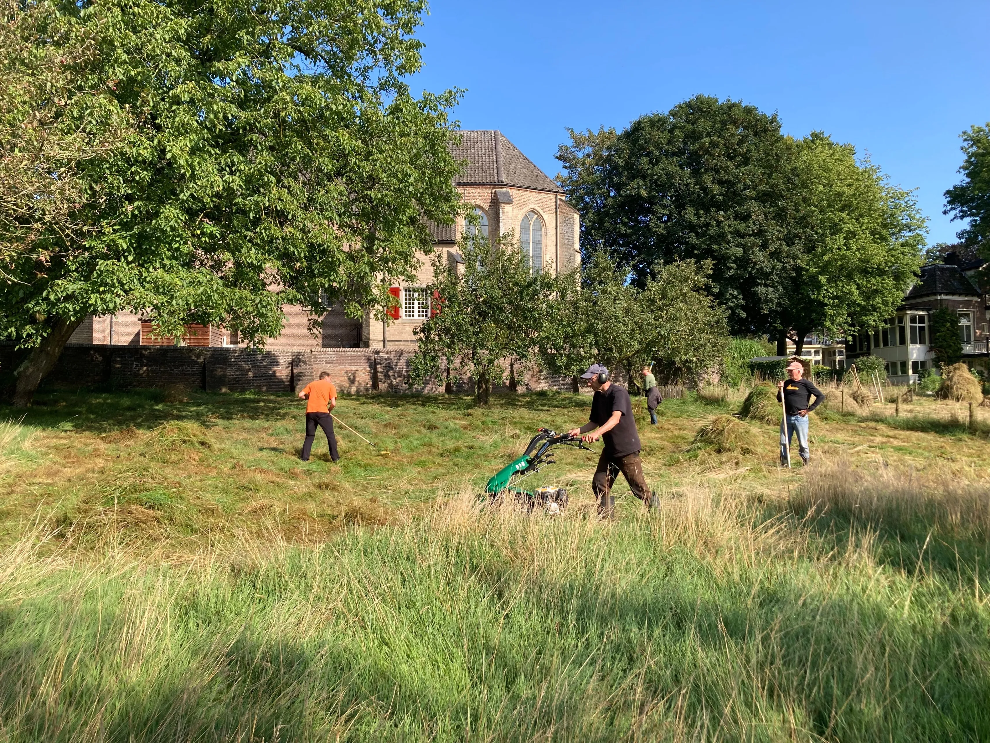 ellecoms eco event voorbereidingen in de weide