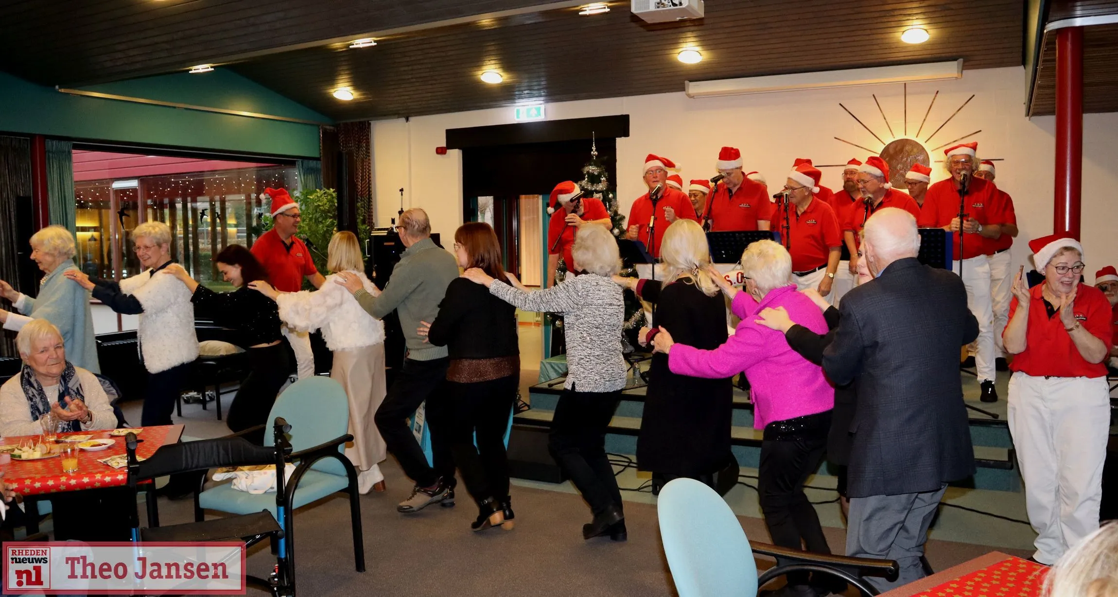 buurtzorg velp luidt feestdagen in met gezellige kerstborrel 17 12 2024 1