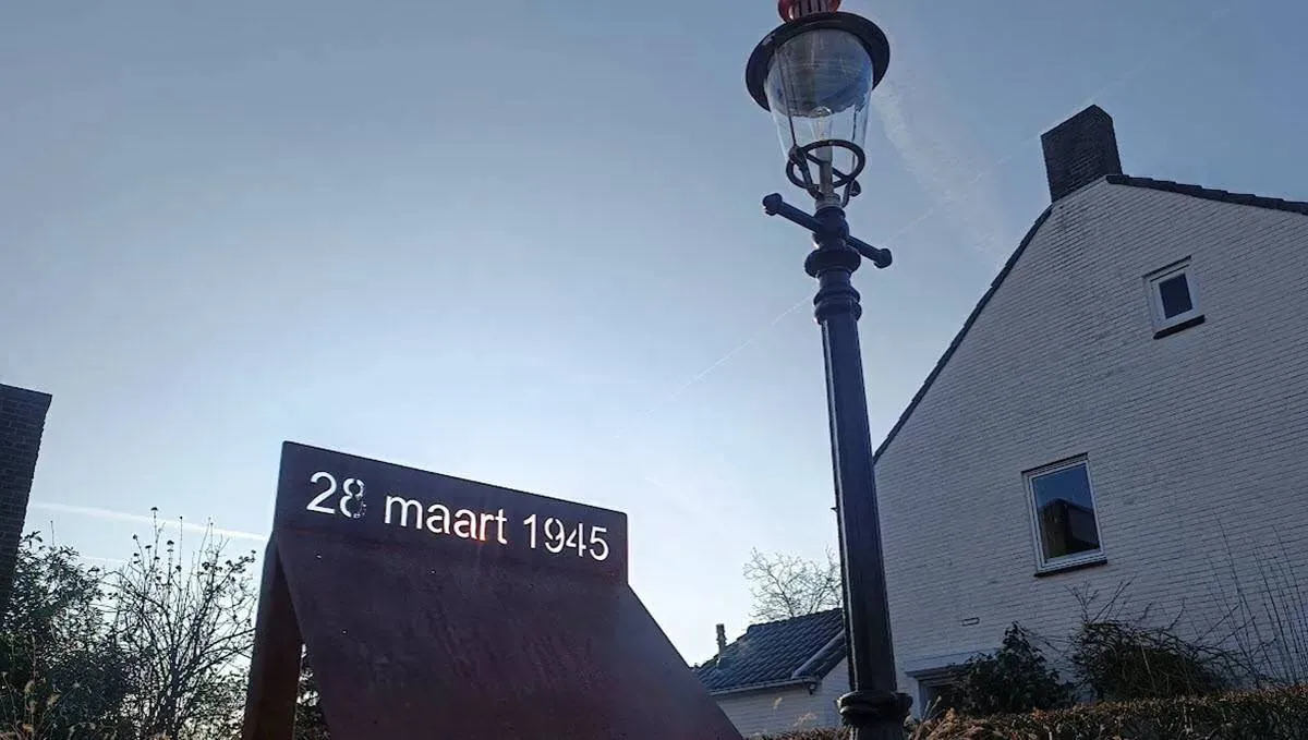 herinneringsmonument oranjestraat velp viert vrijheid