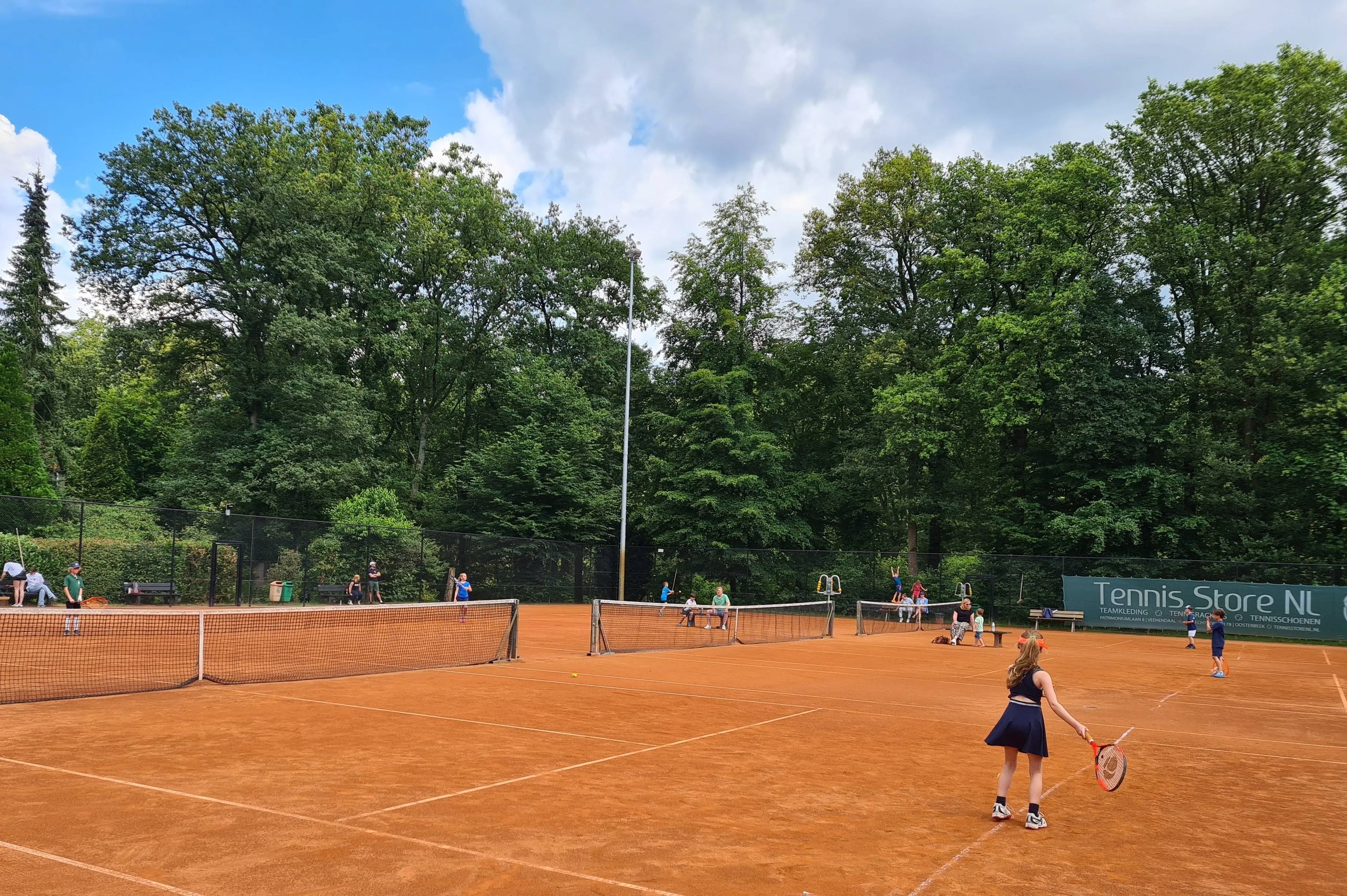 jeugdspelers tennis en padelvereniging beekhuizen