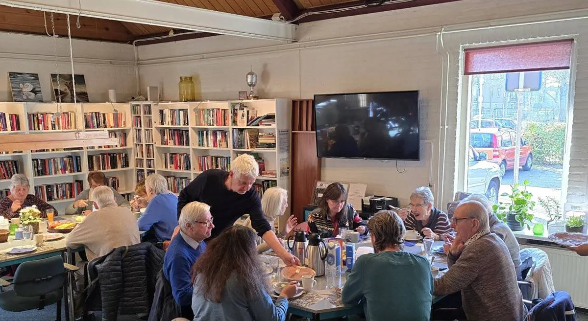 maandelijkse lunch ontmoetingscentrum de paperclip