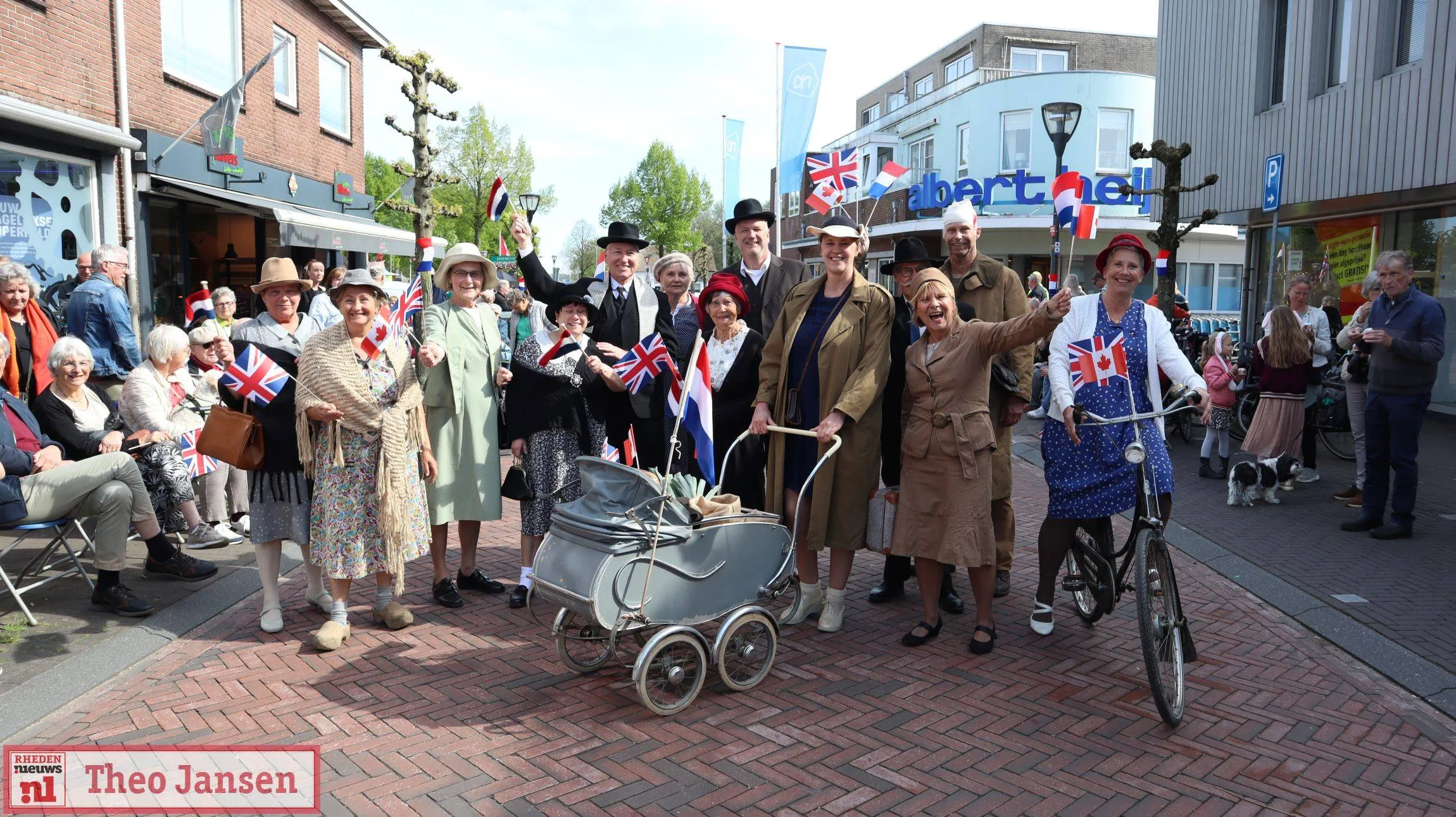rheden sluit bevrijdingstocht feestelijk af met muziek stoet en eerbetoon 19 04 2025 1